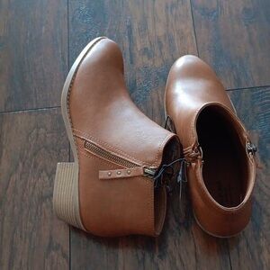 ARIZONA JEANS CO Camino Women's Ankle Bootie- 8.5M